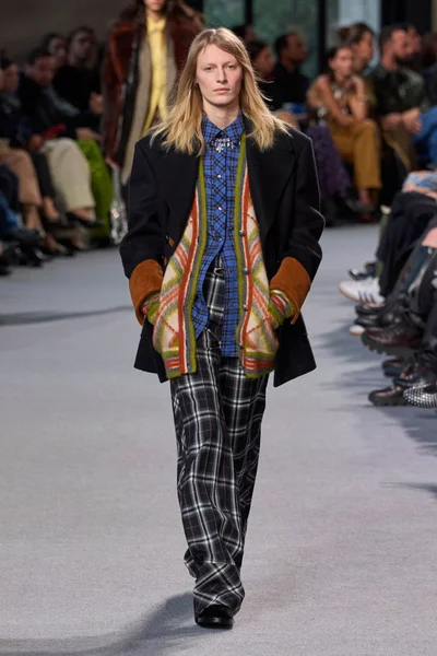Look 1